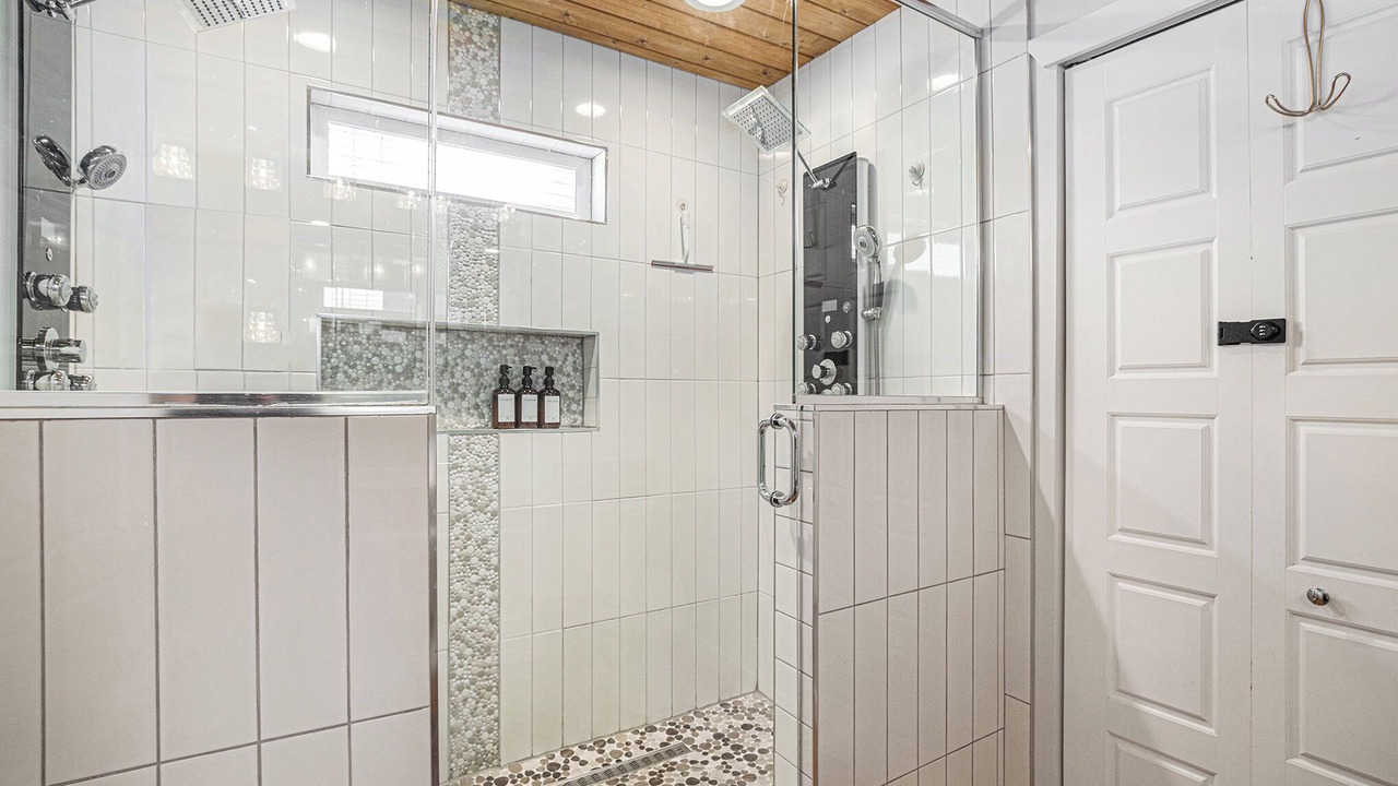 Photo of Bathroom in Cory