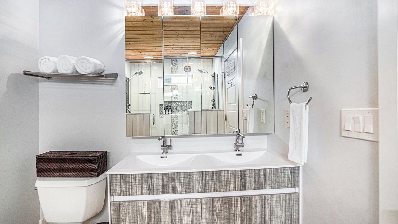 Photo of Bathroom in Cory
