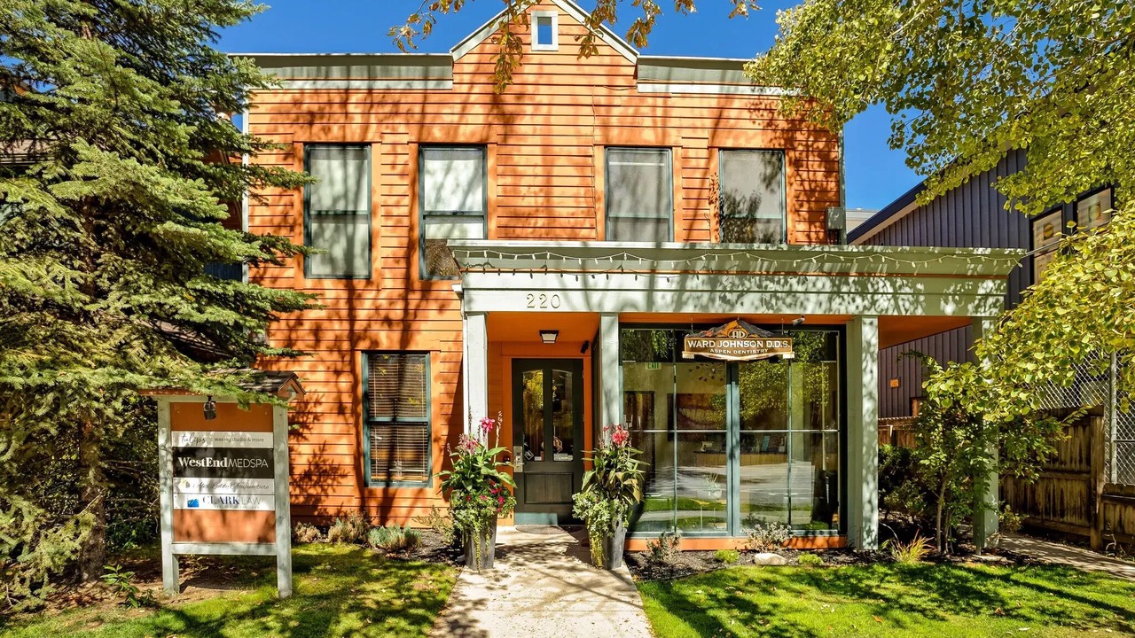 Photo of Outdoor in West End