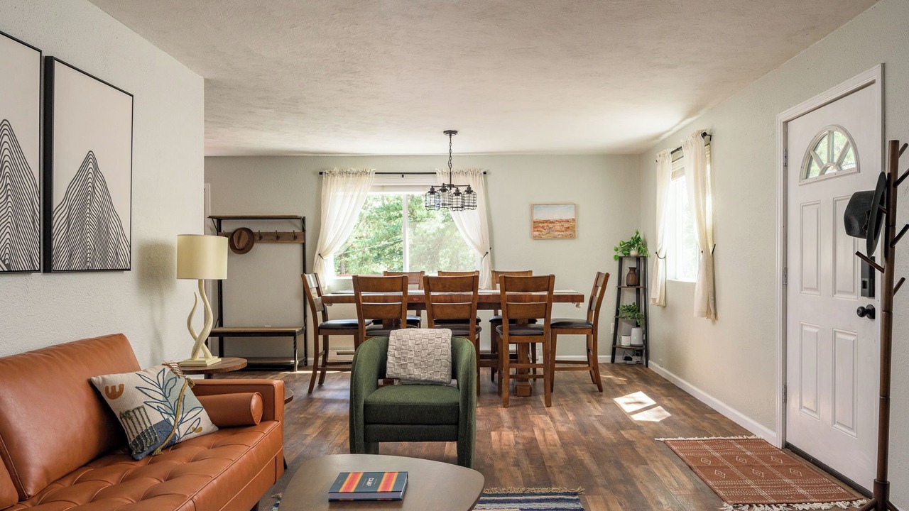 Photo of Livingroom in Bailey