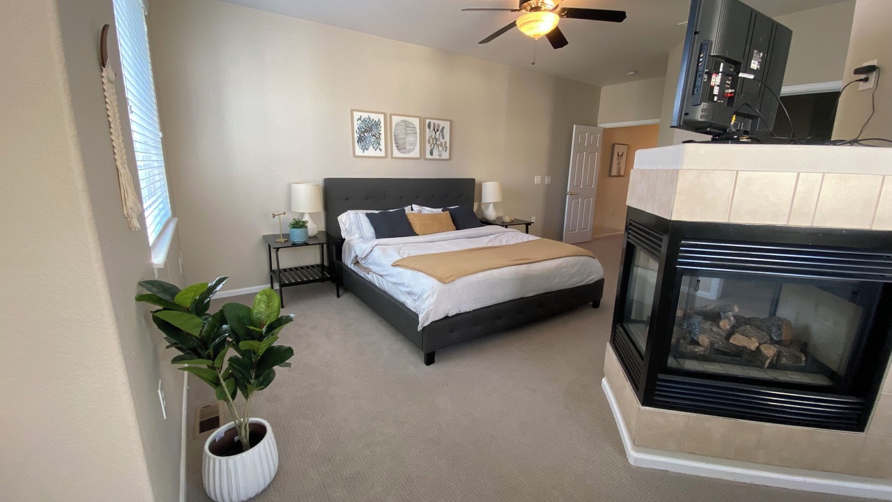 Photo of Bedroom in Aurora