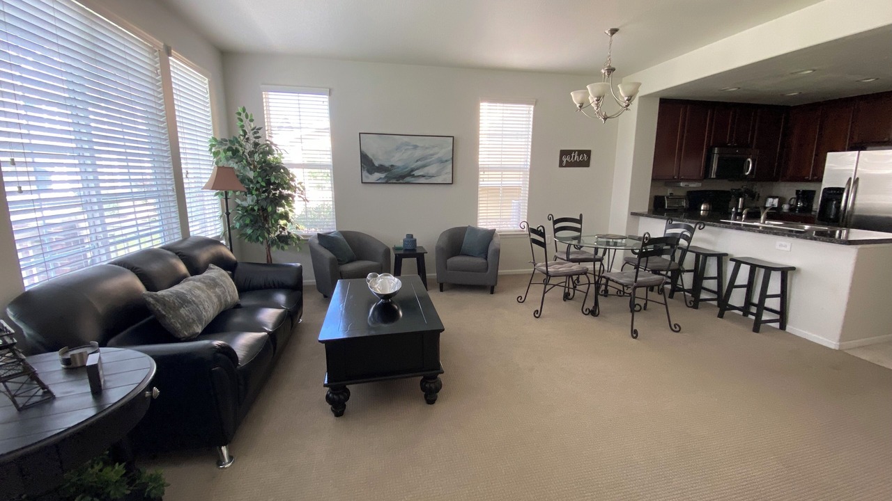 Photo of Livingroom in Aurora