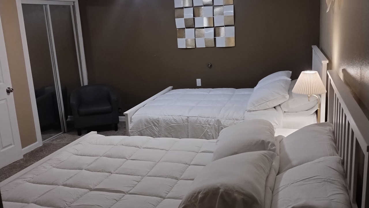 Photo of Bedroom in Aurora