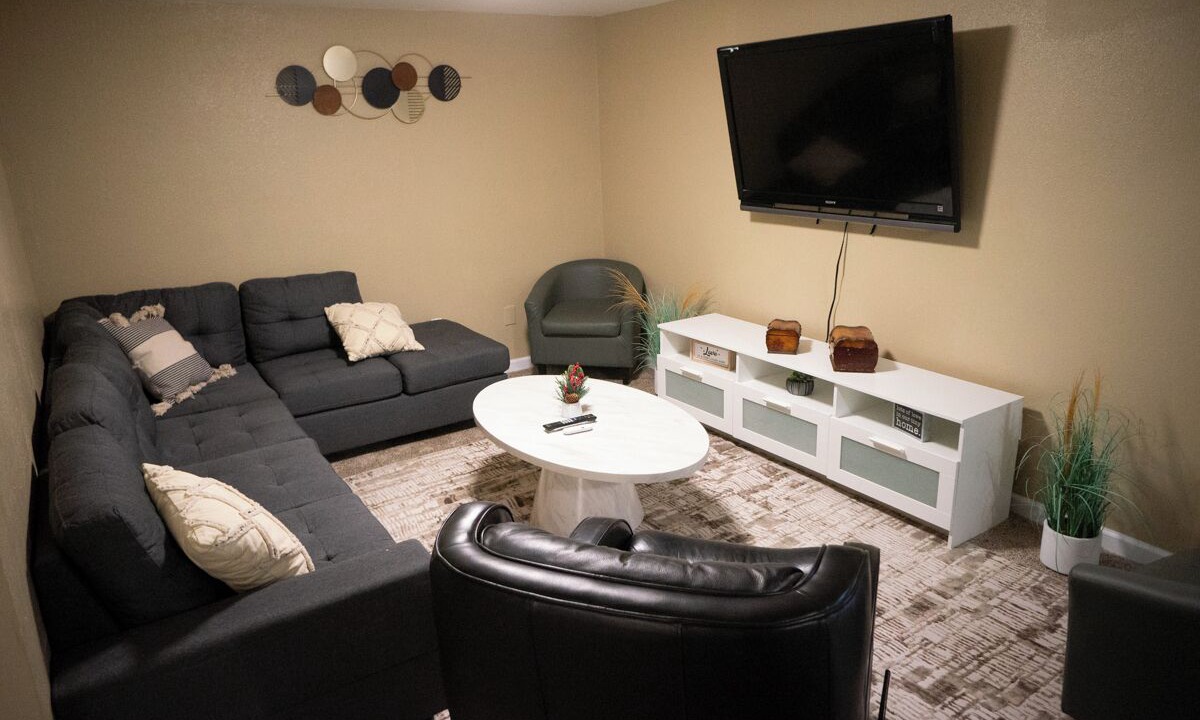 Photo of Livingroom in Aurora