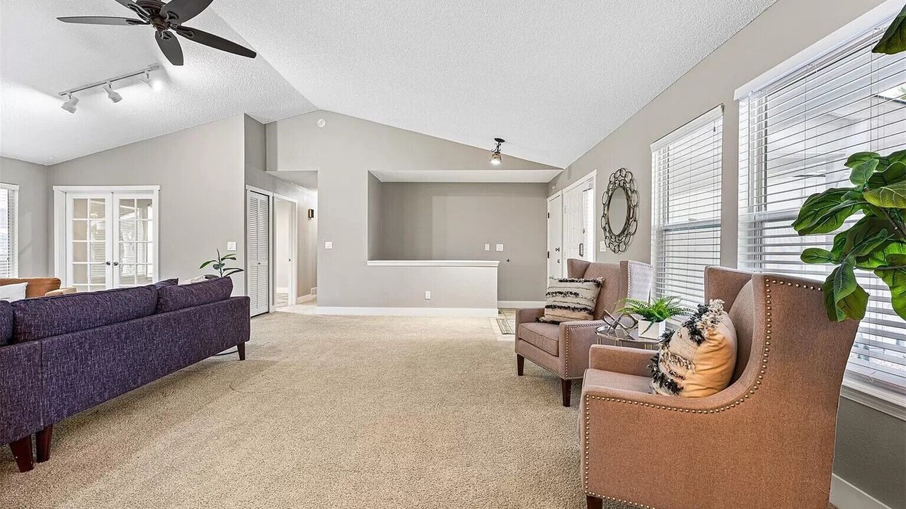 Photo of Livingroom in Aurora Highlands
