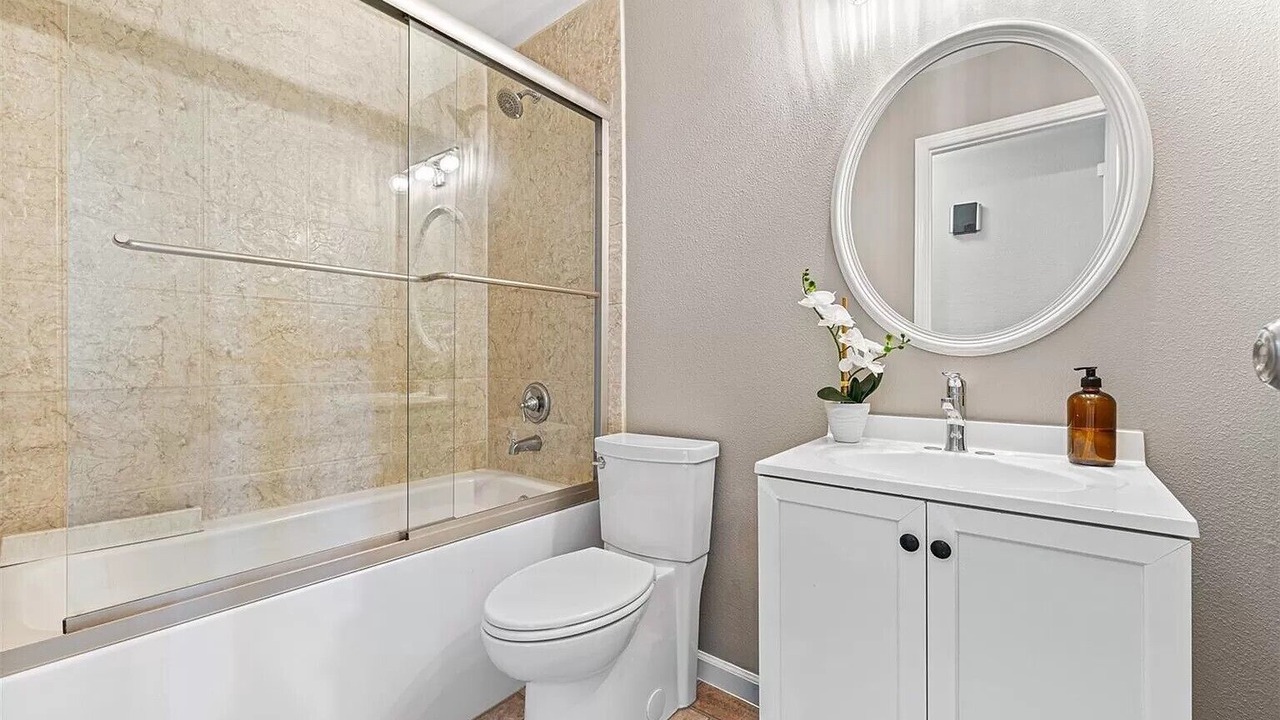 Photo of Bathroom in Aurora Highlands