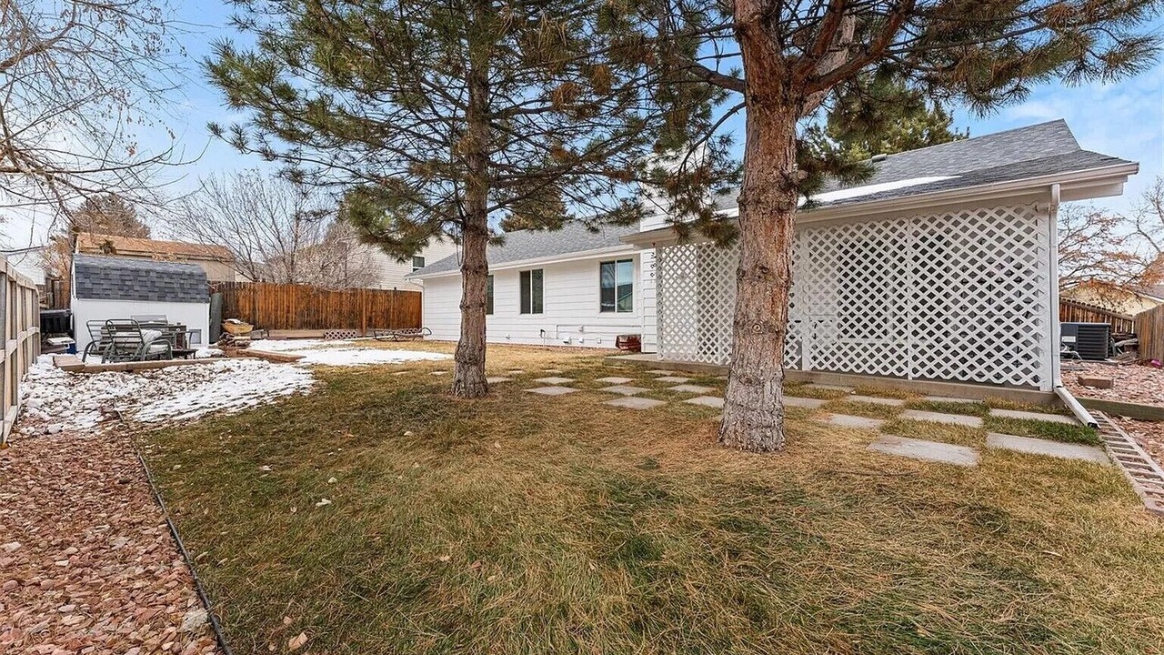 Photo of Outdoor in Aurora Highlands