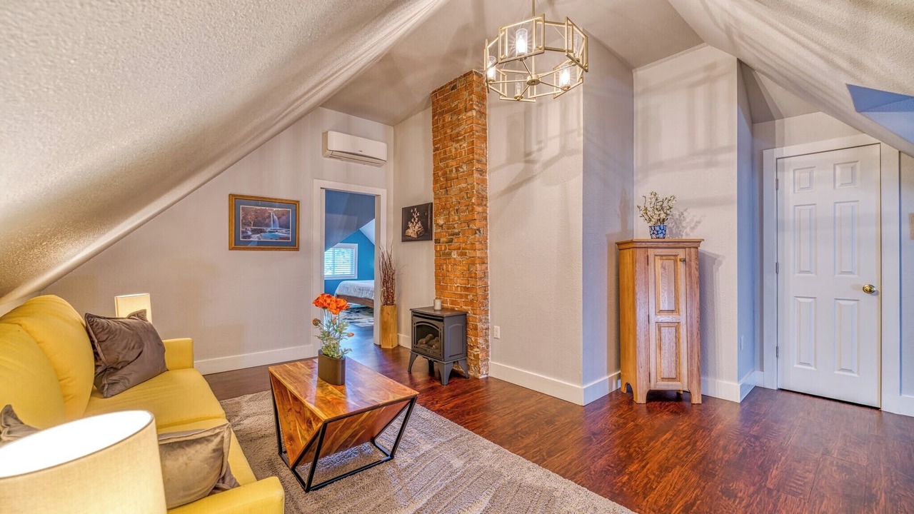 Photo of Livingroom in Canon City