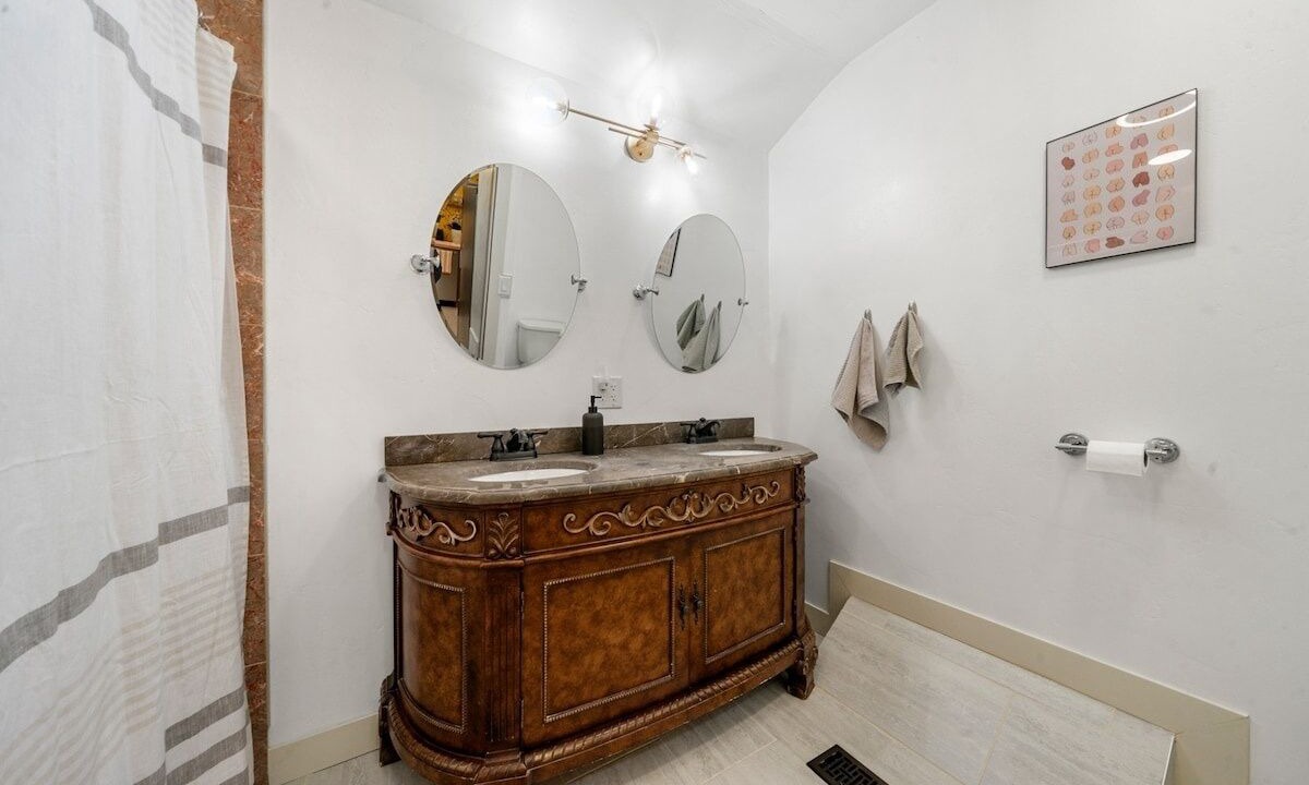 Photo of Bathroom in Grove