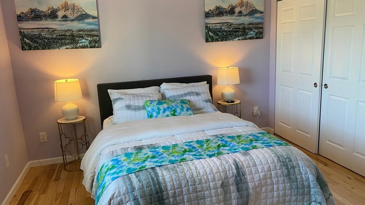 Photo of Bedroom in Aurora