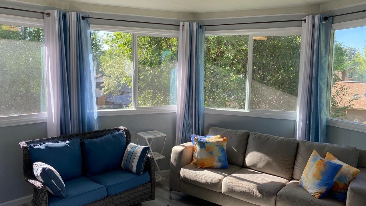 Photo of Livingroom in Aurora