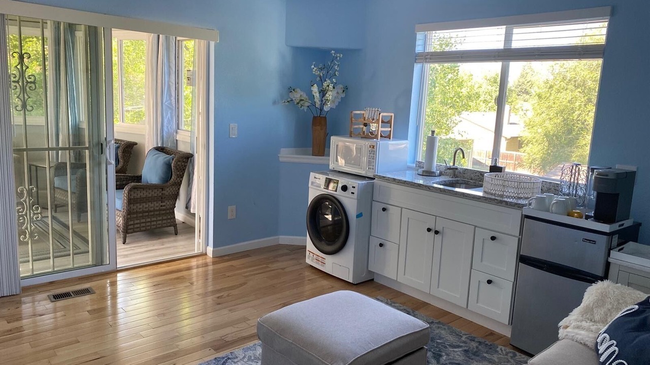Photo of Livingroom in Aurora
