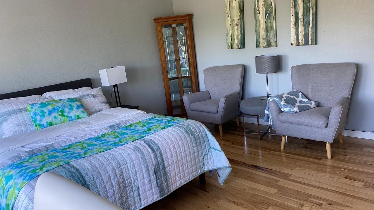 Photo of Bedroom in Aurora