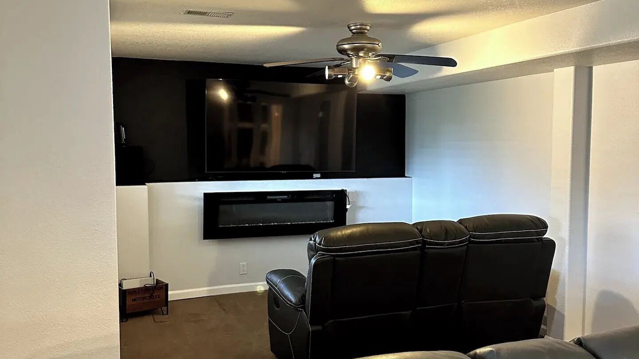 Photo of Livingroom in Thornton