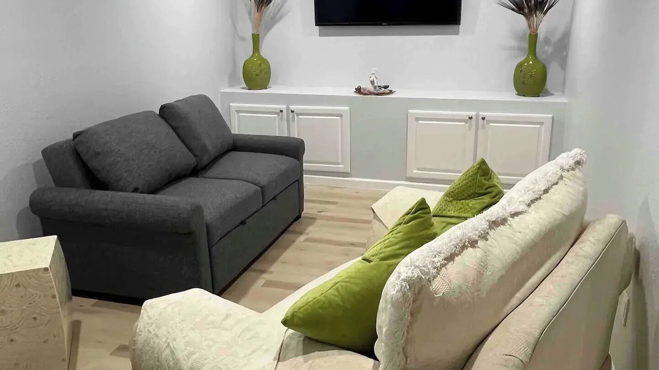 Photo of Livingroom in Aurora