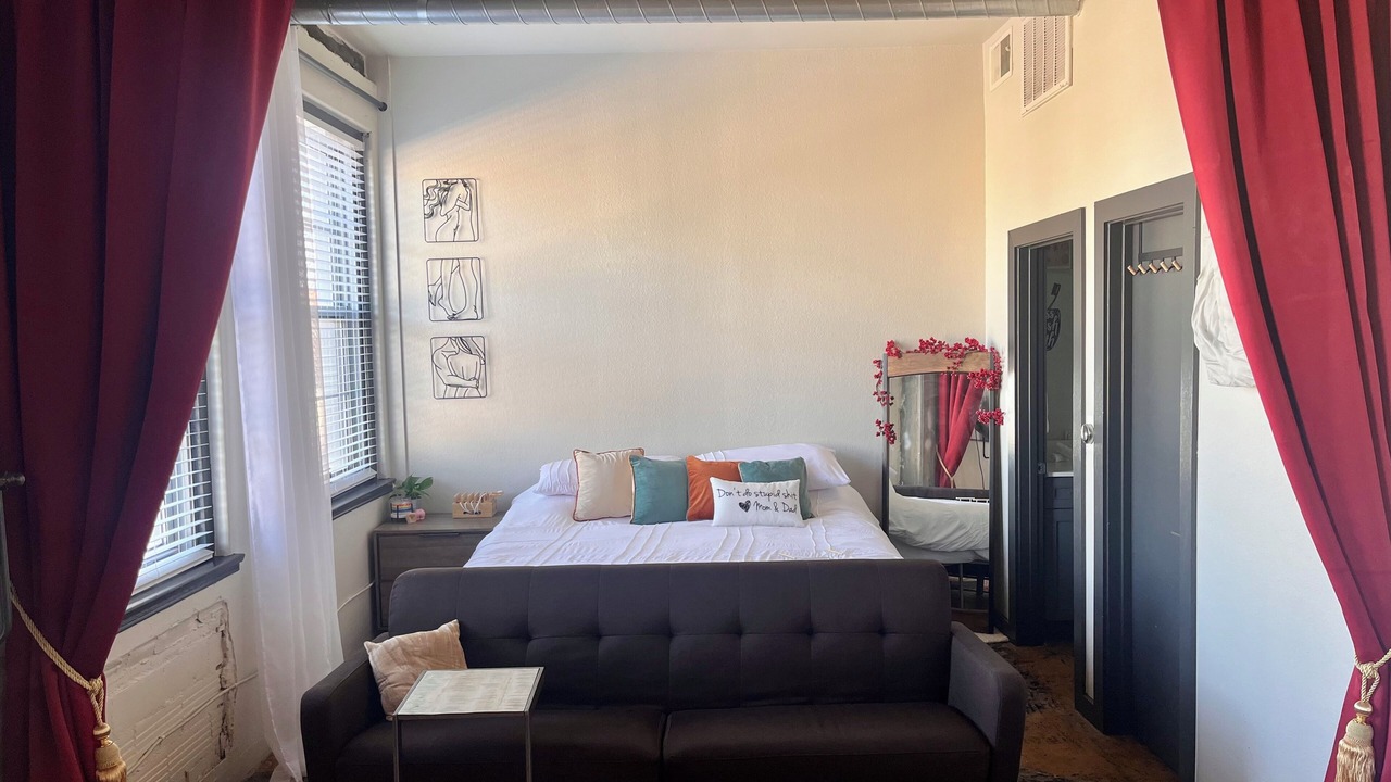 Photo of Bedroom in Five Points