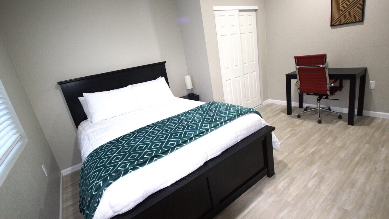 Photo of Bedroom in Aurora