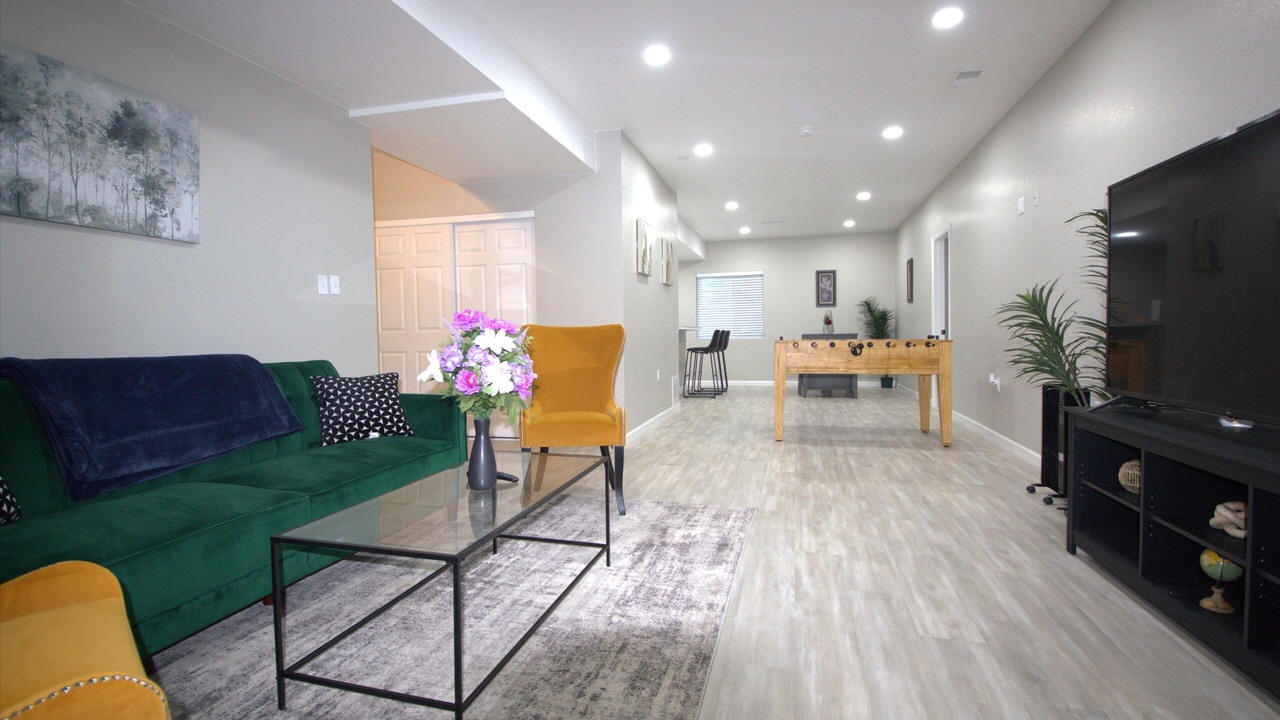 Photo of Livingroom in Aurora