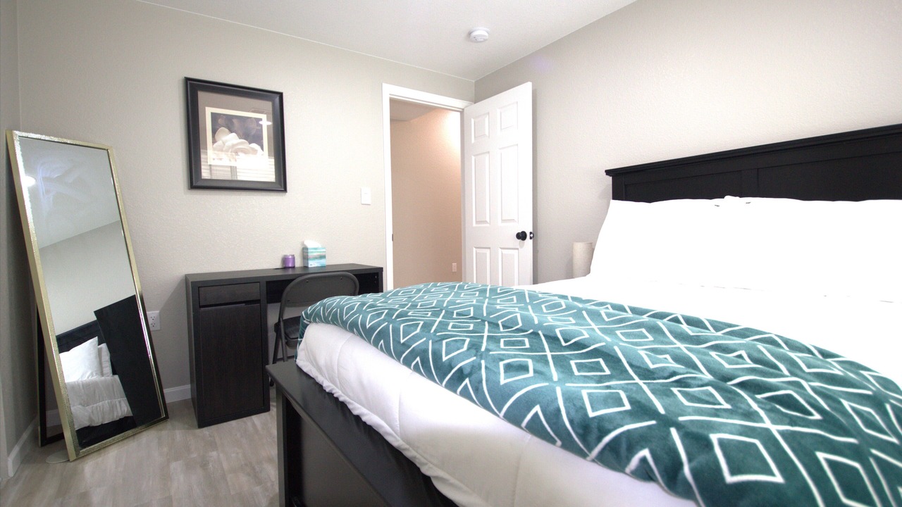 Photo of Bedroom in Aurora