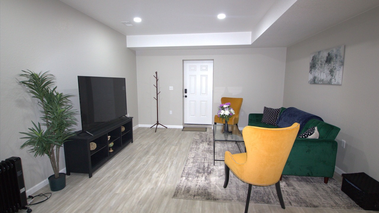 Photo of Livingroom in Aurora