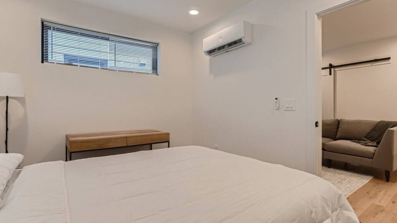 Photo of Bedroom in Jefferson Park