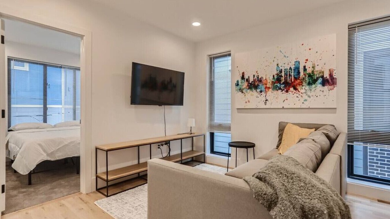 Photo of Livingroom in Jefferson Park
