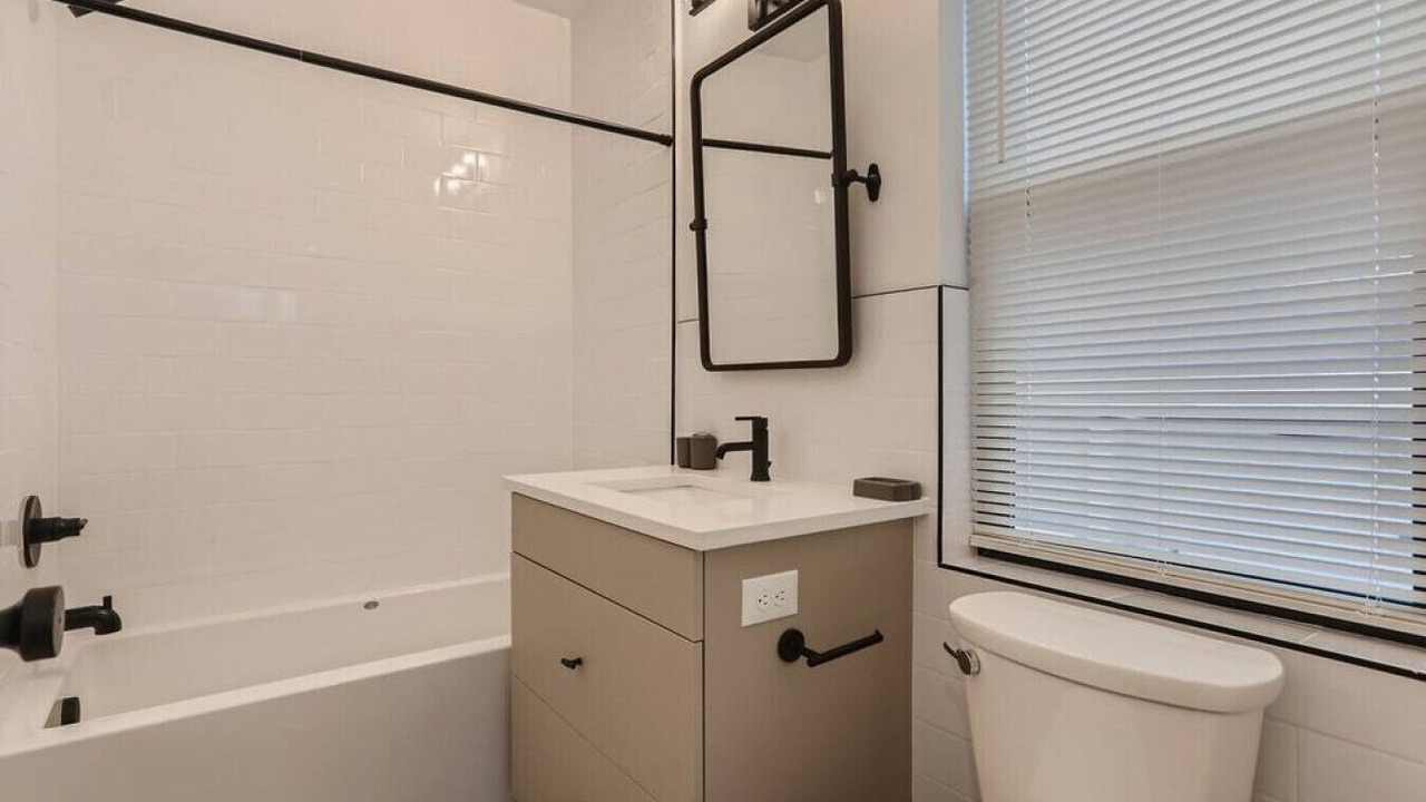 Photo of Bathroom in Jefferson Park