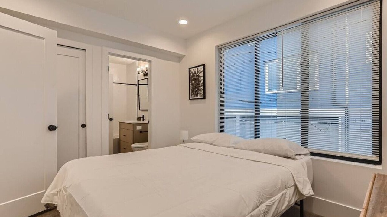 Photo of Bedroom in Jefferson Park
