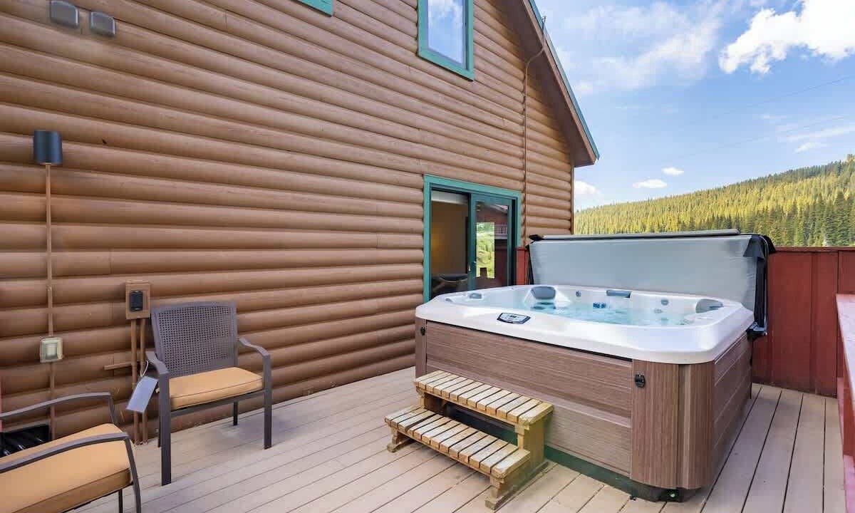 Photo of Patio Balcony in Quandary Village