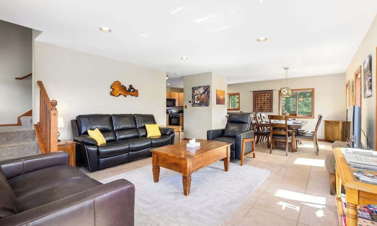 Photo of Livingroom in Quandary Village