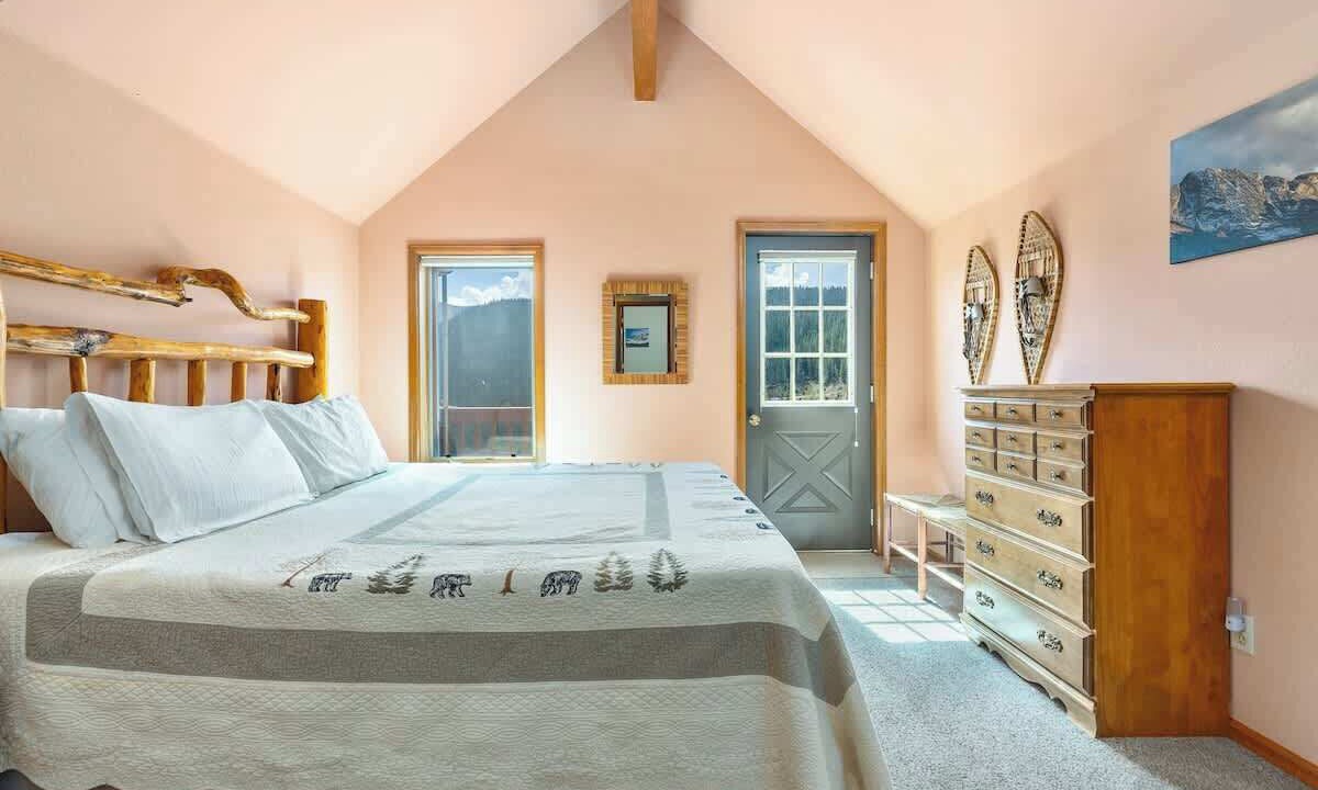 Photo of Bedroom in Quandary Village