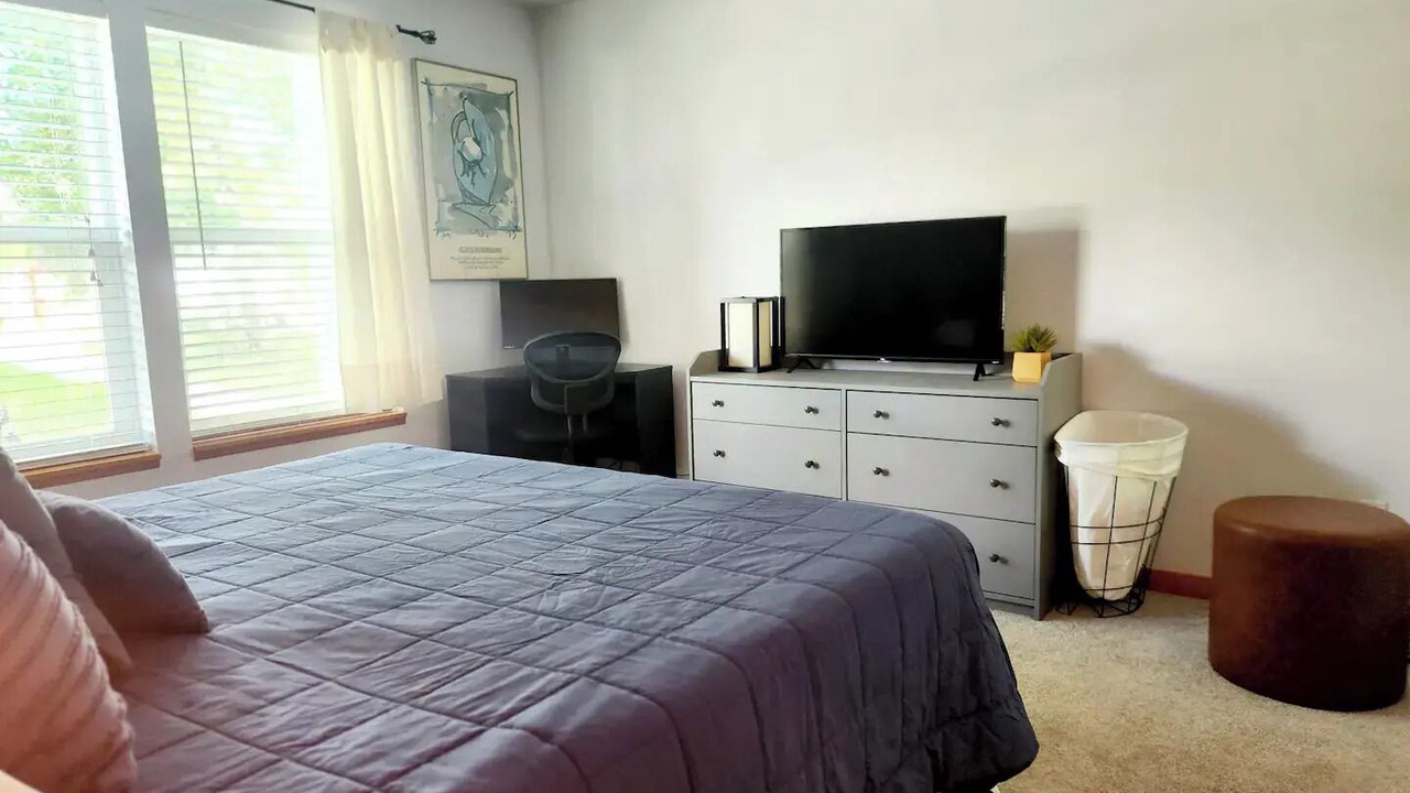 Photo of Bedroom in Summit Cove