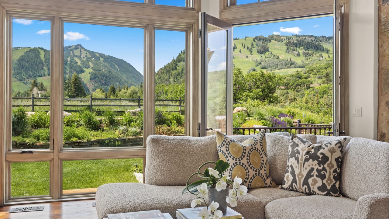 Photo of Livingroom in Aspen