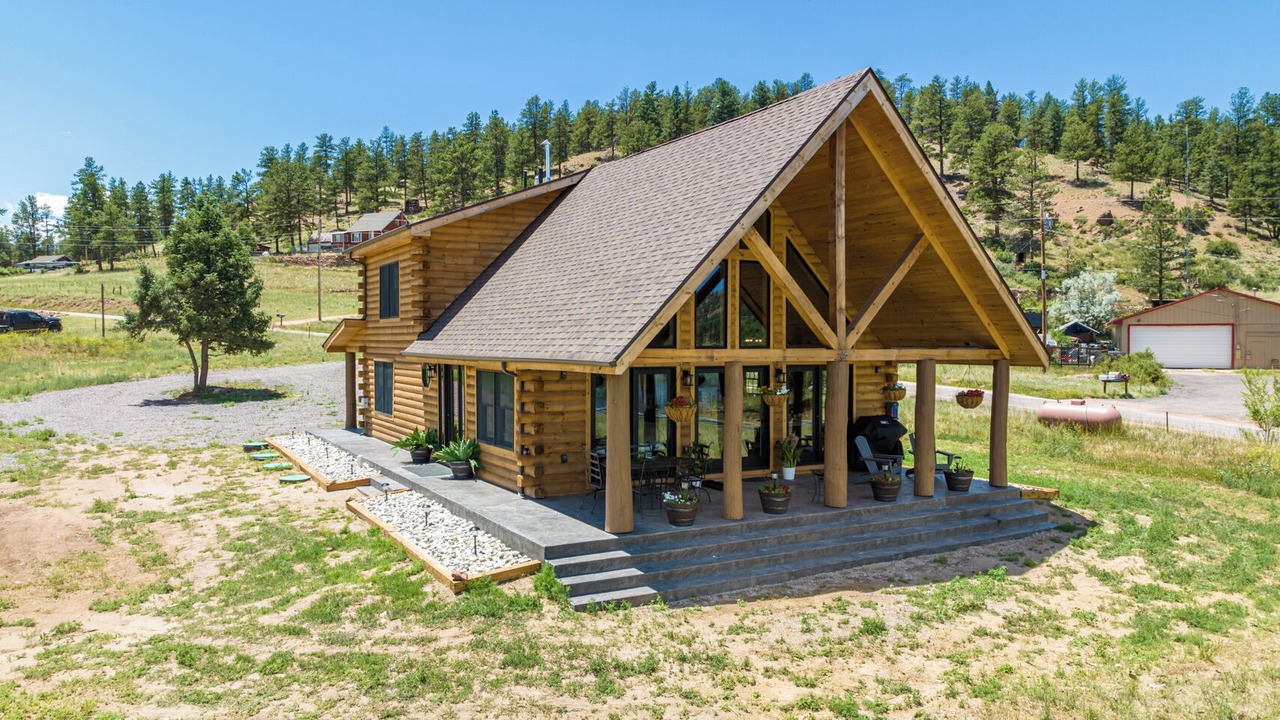 Photo of Outdoor in Deckers