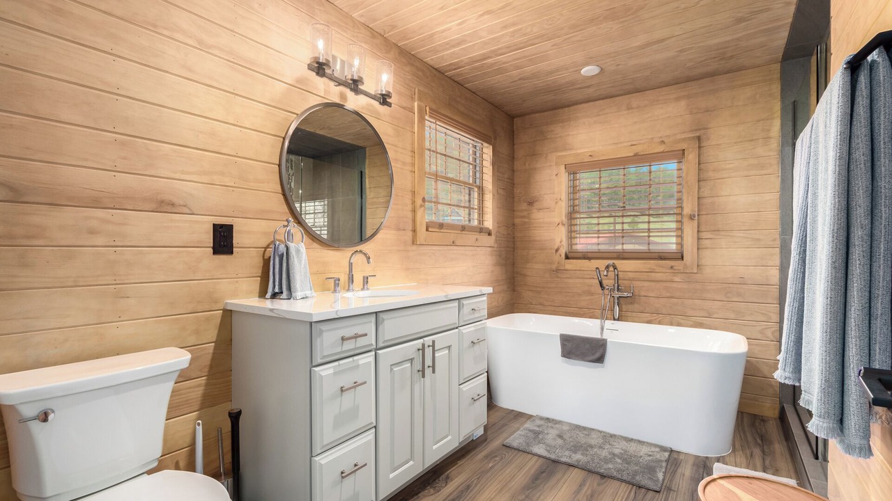 Photo of Bathroom in Deckers