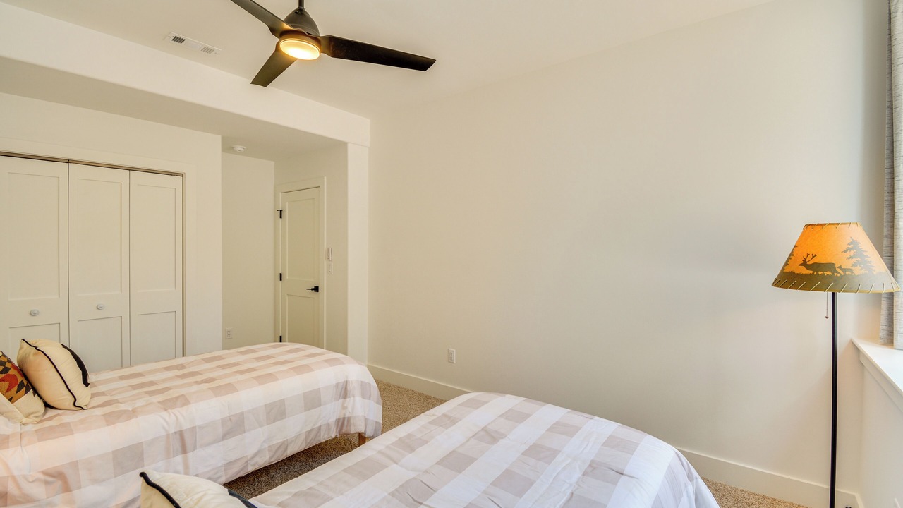 Photo of Bedroom in Twin Lakes