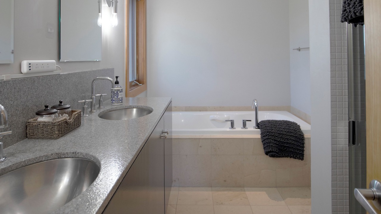 Photo of Bathroom in Carbondale