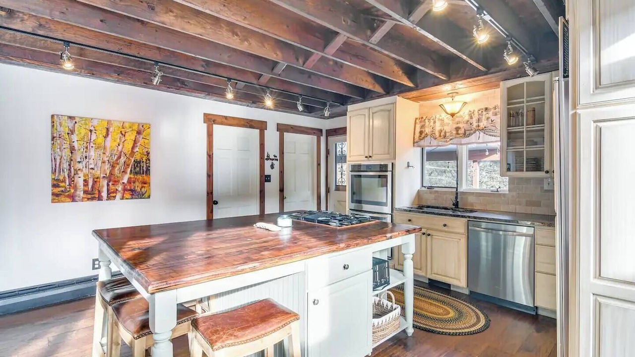 Photo of Kitchen in Evergreen West Central