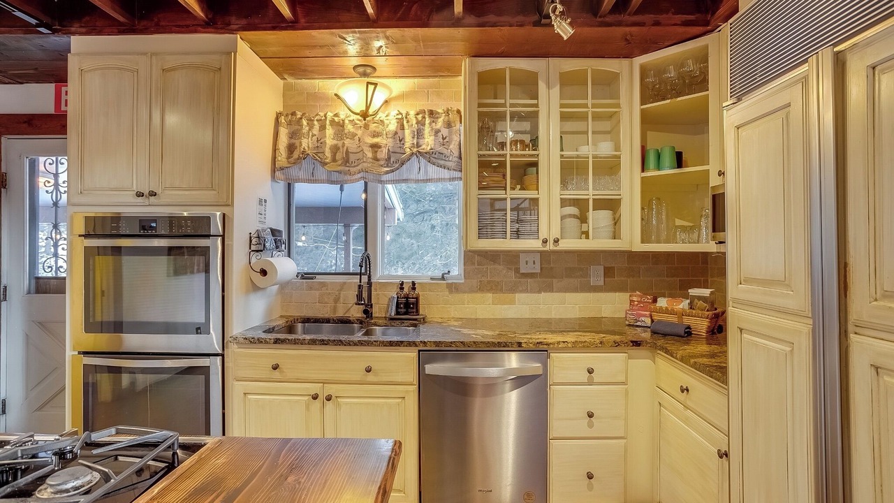 Photo of Kitchen in Evergreen West Central