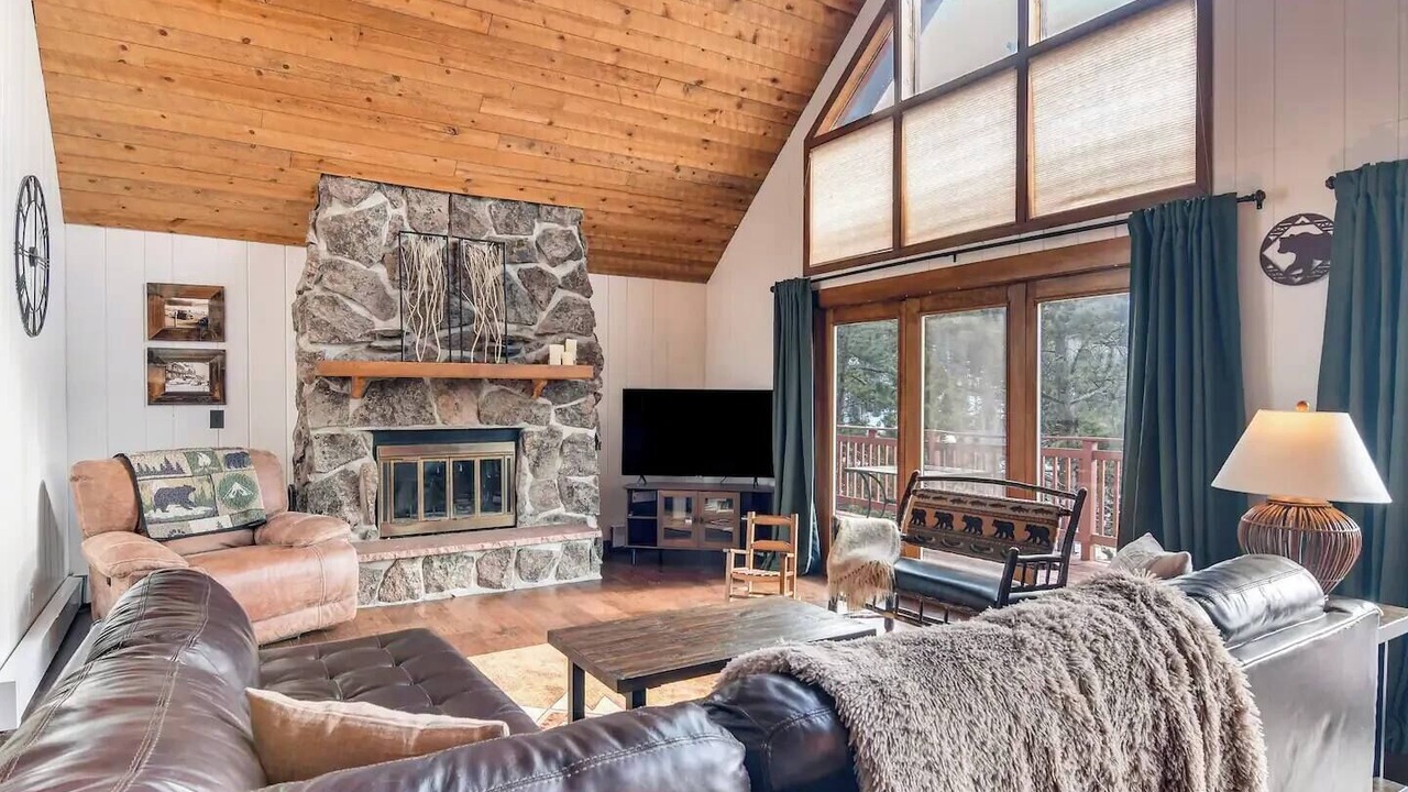 Photo of Livingroom in Evergreen West Central