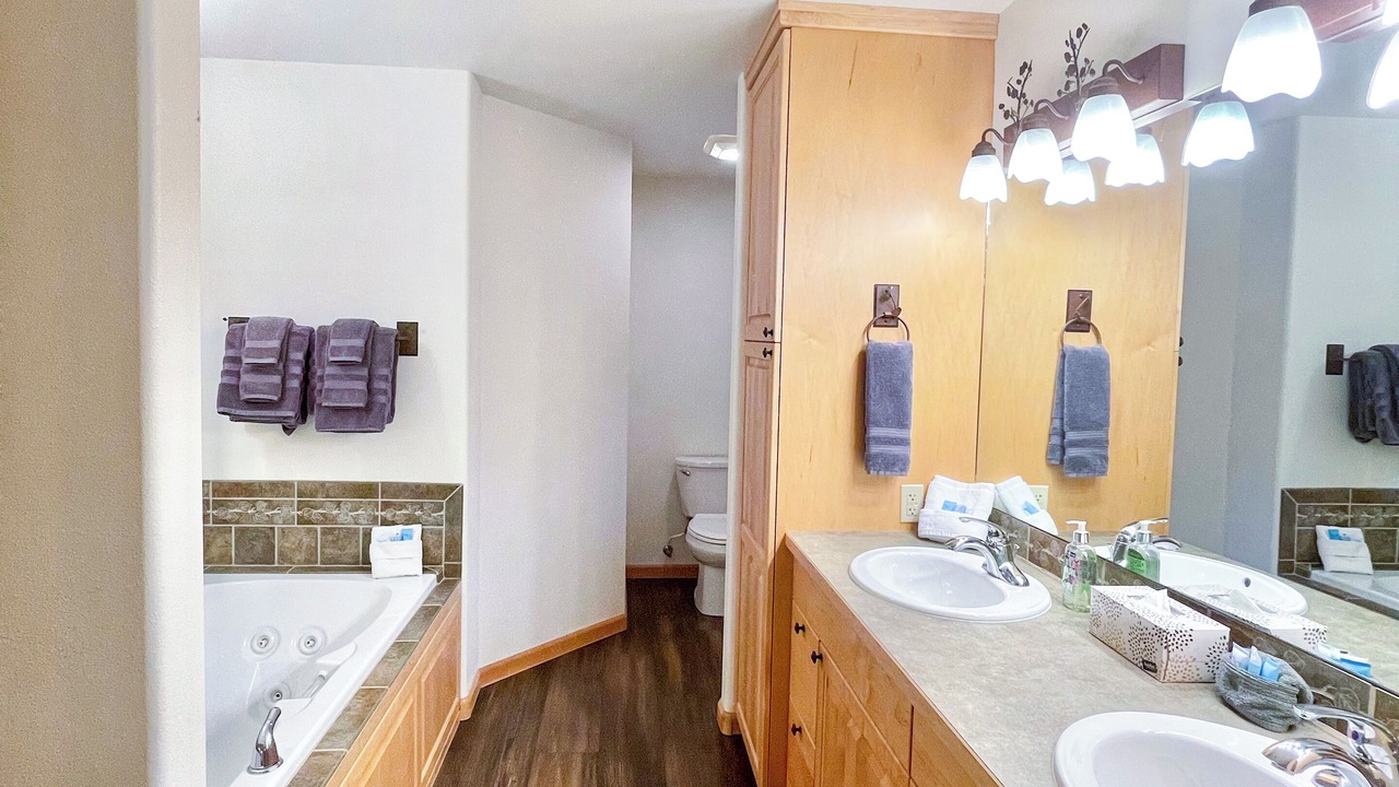 Photo of Bathroom in Fall River Estates