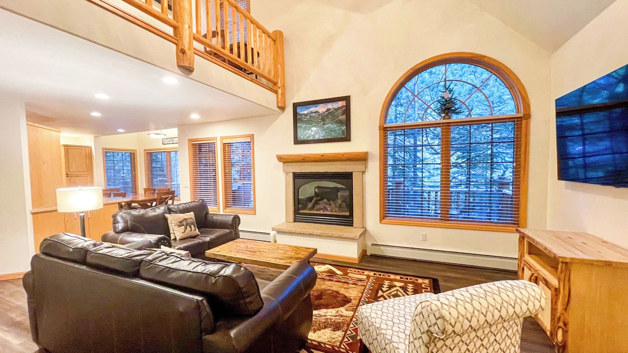 Photo of Livingroom in Fall River Estates