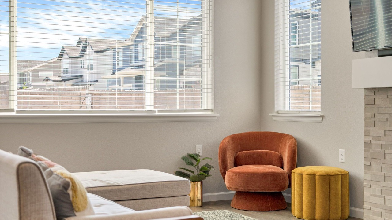 Photo of Livingroom in Dupont