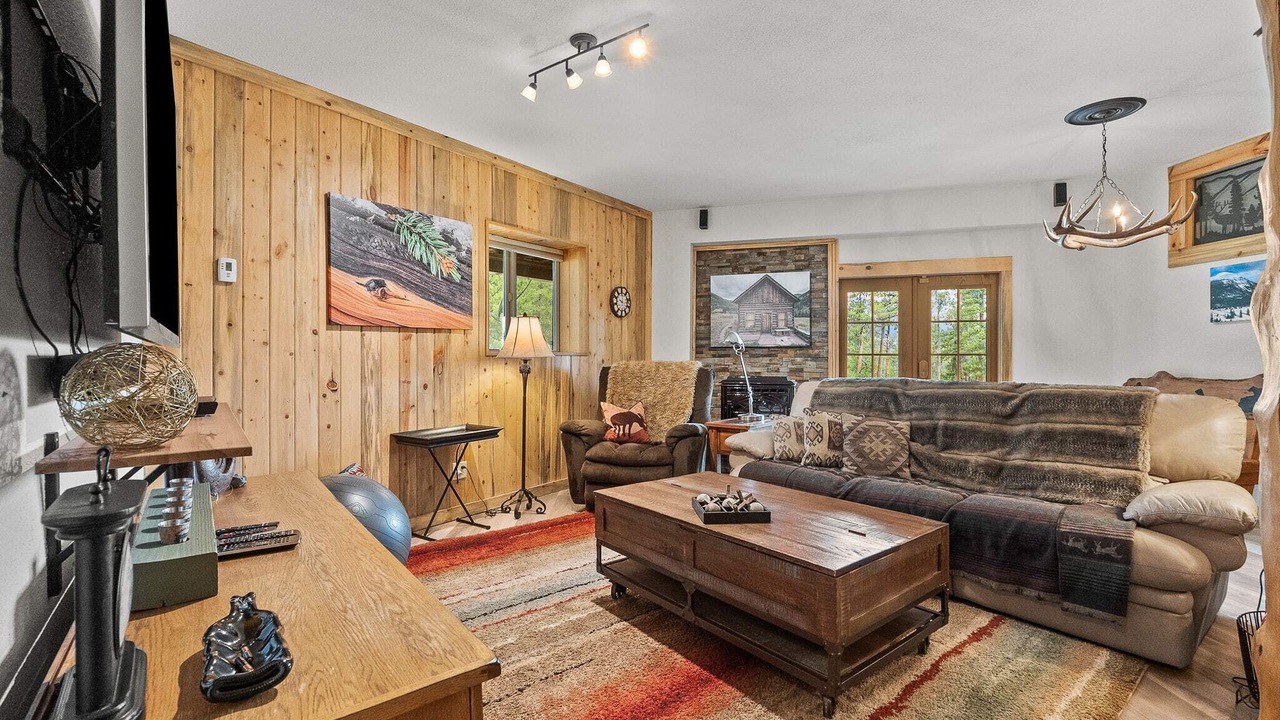 Photo of Livingroom in Twin Lakes