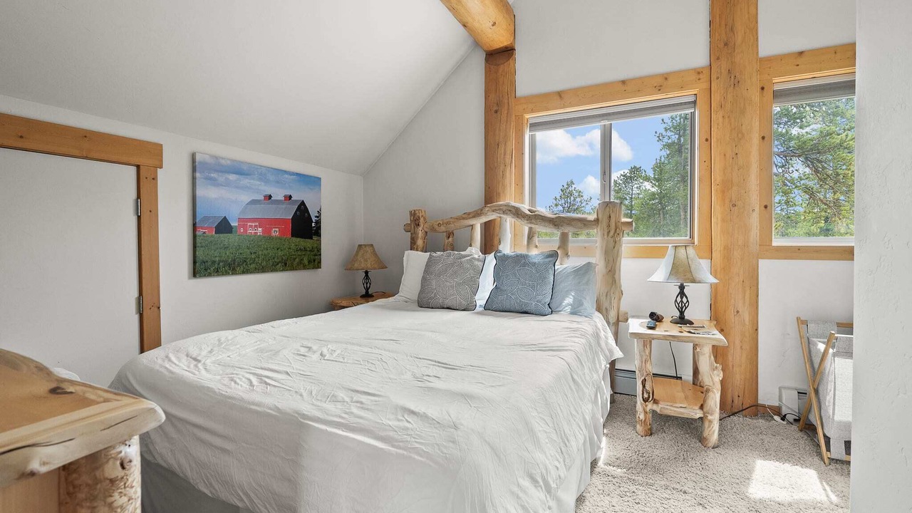 Photo of Bedroom in Twin Lakes