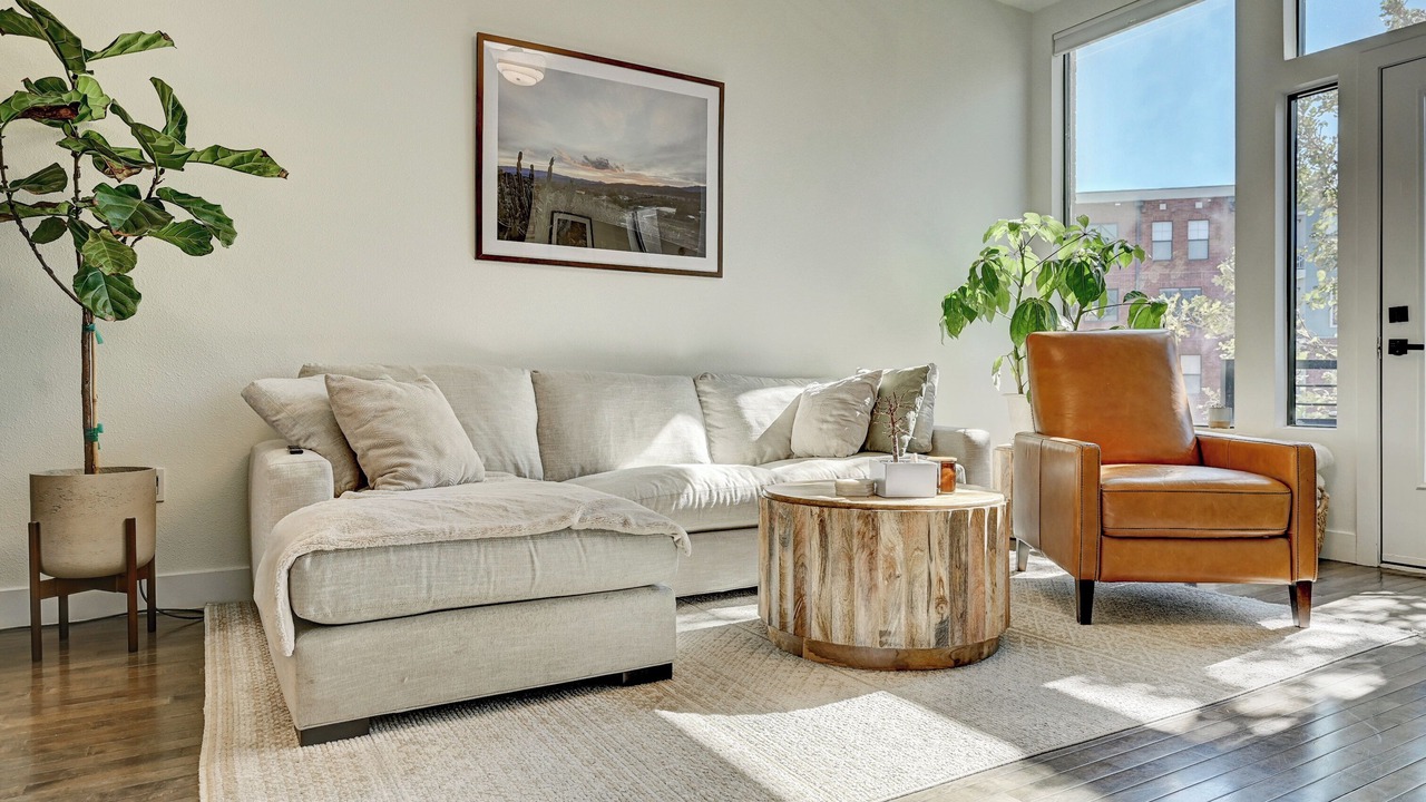 Photo of Livingroom in Ballpark