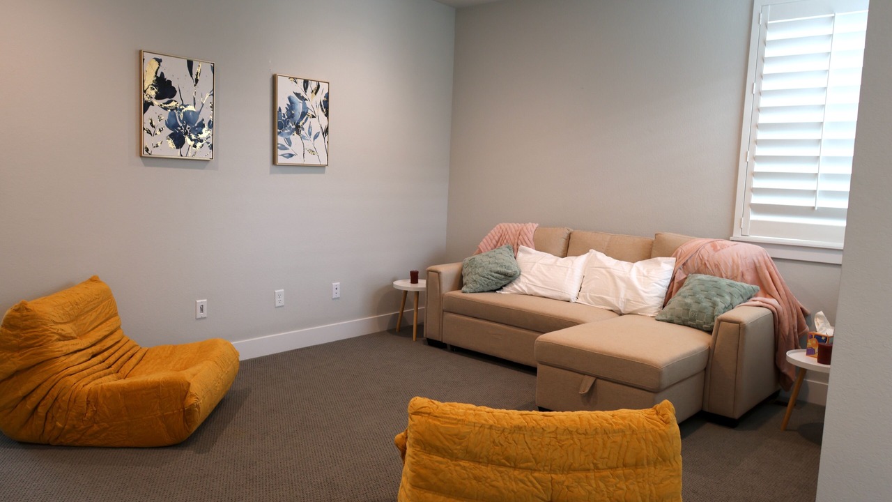 Photo of Livingroom in Aurora