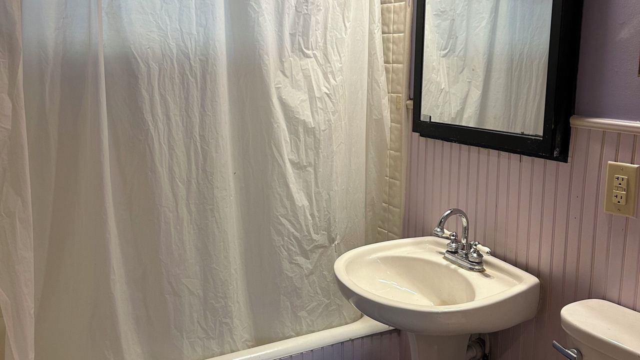 Photo of Bathroom in Deckers