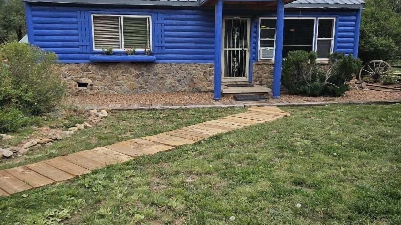 Photo of Outdoor in Deckers