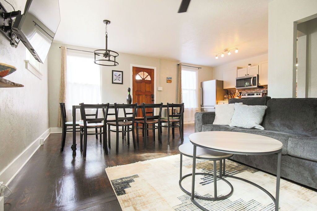 Photo of Livingroom in Canon City